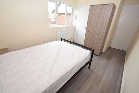 Culmington Close, Hulme, Manchester, M15 - Photo 3