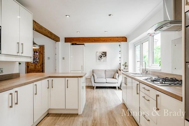 5 bedroom detached house to rent - Photo 1