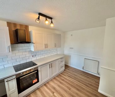 Pikes Crescent, Taunton, Somerset - Photo 5
