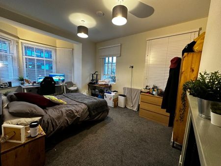 4 bedroom flat to rent - Photo 3