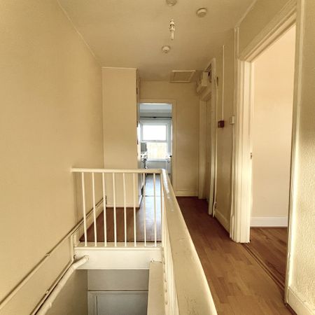 1 Bed Flat, Lower Addiscombe Road, CR0 - Photo 4