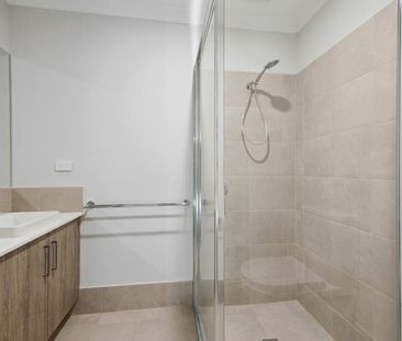 FRESH, MODERN AND READY TO MOVE IN NOW - Photo 4