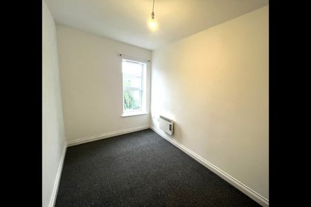 2 Bed Flat, Birkin Street, BS2 - Photo 3