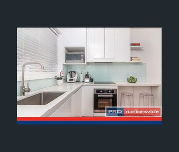 BEAUTIFULLY MODERN 2 BEDROOM APARTMENT - Photo 4