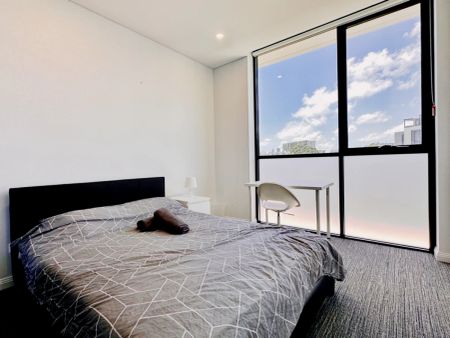 5 Joynton Ave, Sydney - Photo 2