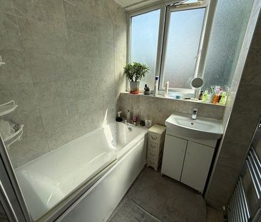 Room in a Shared House, Oval, SW8 - Photo 5