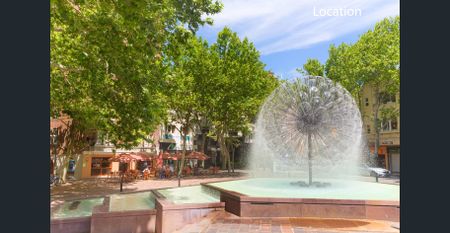 Oversized Art Deco Apartment With Leafy Outlook - Photo 4