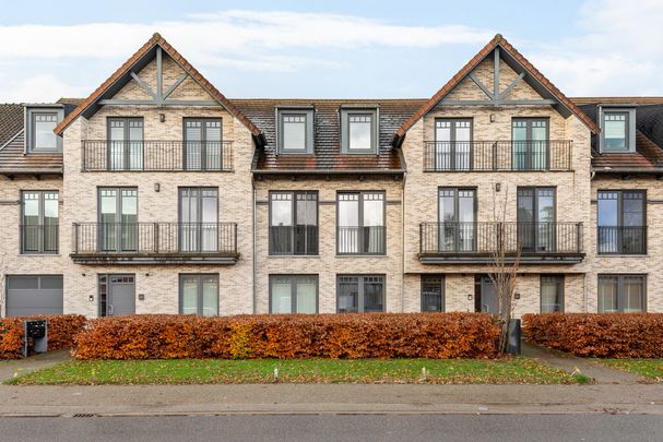 Prachtig appartement op de eerste verdieping met groot terras in het centrum van 's Gravenwezel. - Photo 1