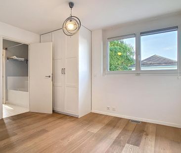 Villa jumelée par les garages - Photo 1