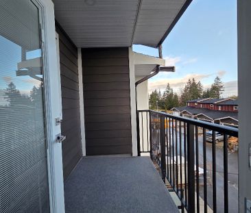 3br – Beautiful New Townhouse Near Golf course - Photo 3