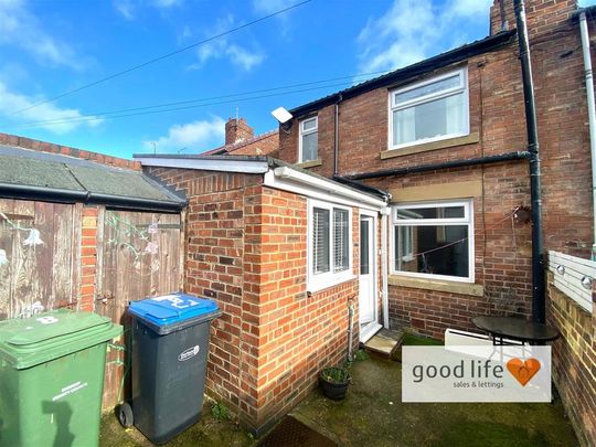 2 bedroom house to rent - Photo 1