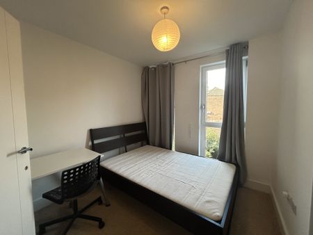 Bright and Stylish 1 bed to Let in Ivy Point, East London - Photo 3