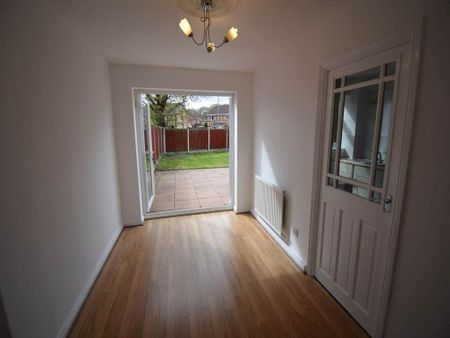 3 bedroom semi-detached house to rent - Photo 2
