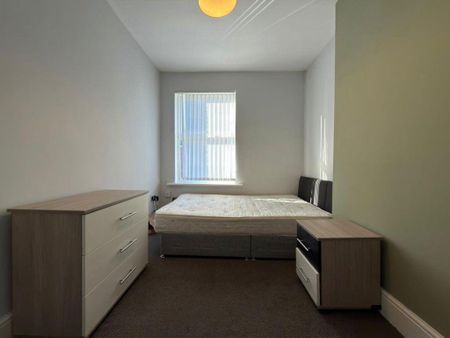 1 bedroom in a house share to rent - Photo 2