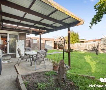 Gladstone Park - Photo 1