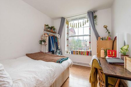 4 bedroom flat to rent - Photo 3