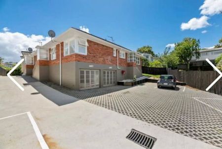 Charming 2BR Unit with Garden in Hauraki - Photo 5