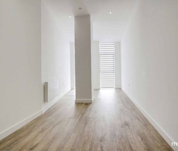 North Star House North Star Avenue, Swindon, Swindon, SN2 - Photo 3