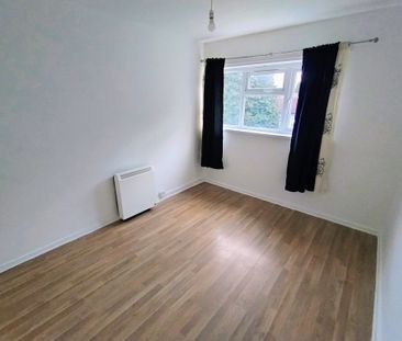 Olive Avenue, Parkfields, Wolverhampton - Photo 3