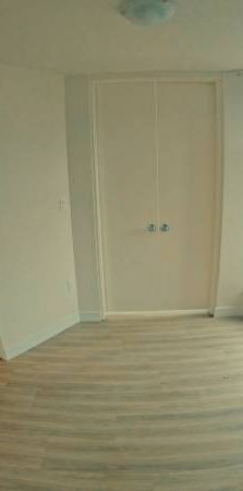 JR ONE BEDROOM! English Bay-$2595 - Photo 1