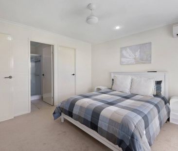 Four bedroom home close to the beach - Photo 4