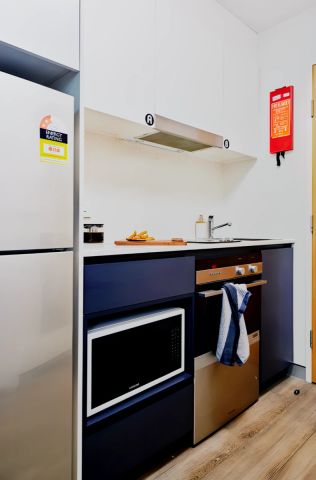 Ultra Twin Apartment-King Single Bed with Standard View - Photo 4