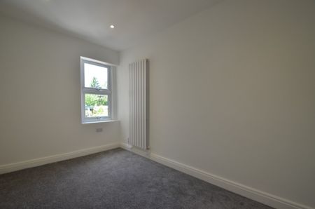 3 bedroom Semi-detached house to rent - Photo 2