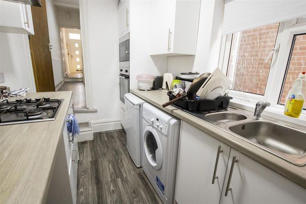 4 bedroom house to rent - Photo 1