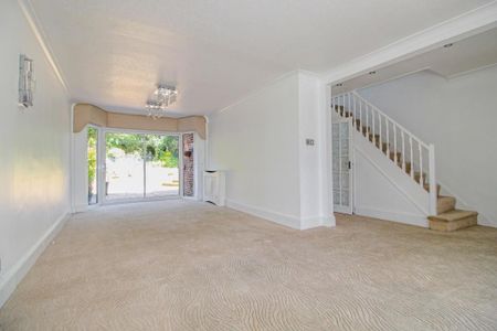 3 bedroom detached house to rent - Photo 4