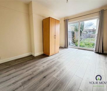 3 bedroom end of terrace house to rent - Photo 3