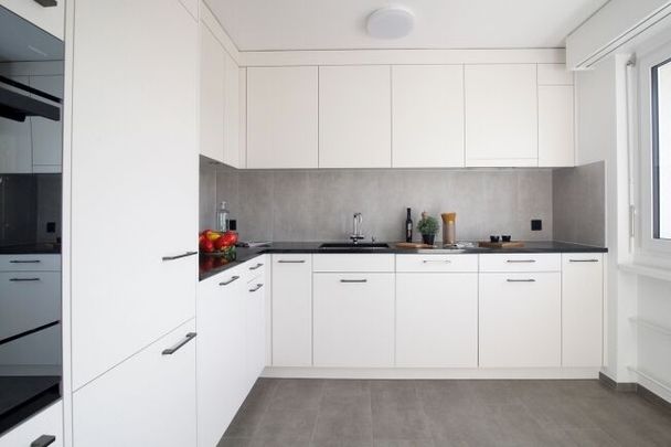 Living in a quiet residential neighborhood - Photo 1