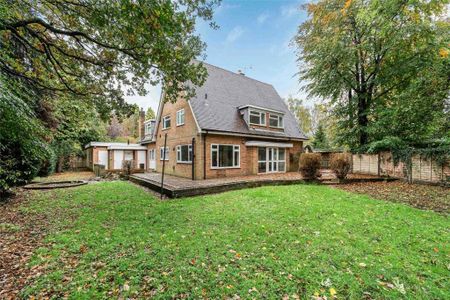 4 bedroom detached house to rent - Photo 2