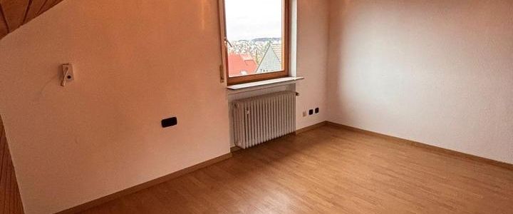 3-Zimmer-Dachgeschosswohnung in Renningen-Malmsheim zu vermieten - Photo 1