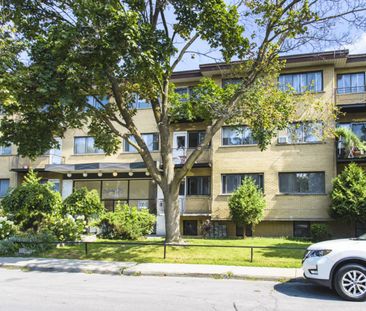 615 Hudson | 615 Hudson, Côte Saint-Luc - Photo 1