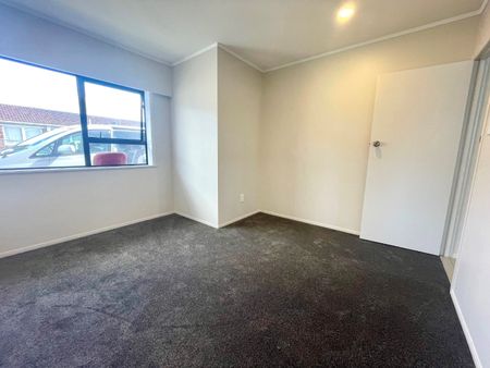 Unit 2, 9 Norman Spencer Drive, Papatoetoe, Auckland - Photo 5