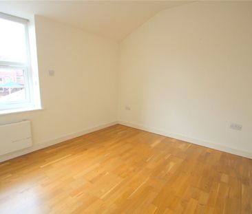 St Johns Lane, - Photo 6