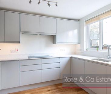 5 bedroom townhouse to rent - Photo 3