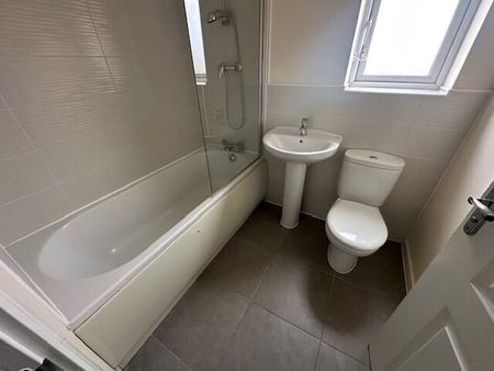 Eighteen Acre Drive, Bristol, Patchway - Photo 4