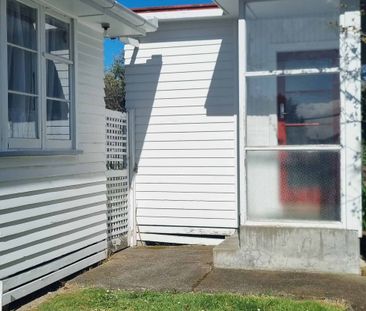 Tidy 4 bedroom - Photo 4