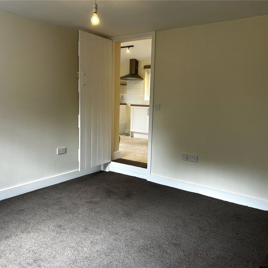 Cambridge Cottage, The Common - Photo 1