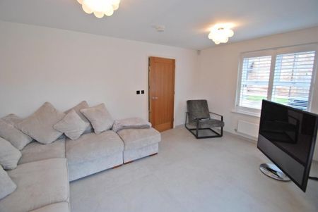 3 bedroom semi-detached house to rent - Photo 2