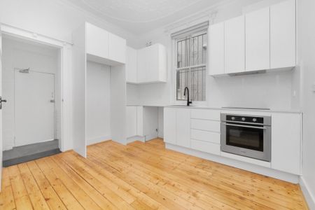 Fully renovated Beachside apartment - Photo 3