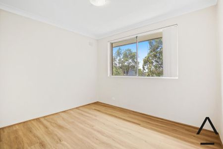 Sunny, Light and Bright 2 Bedroom Apartment - Photo 2