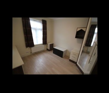 4 Bed Terraced House, St. Kildas Road, HA1 - Photo 2