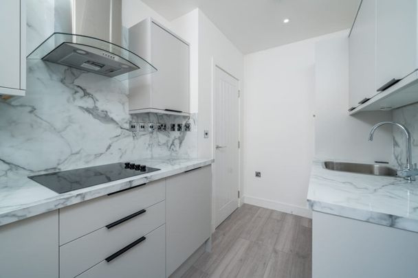 High Street - Photo 1