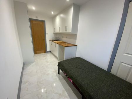 Studio to rent - Photo 5