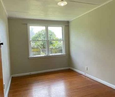 3 Bedroom House in Panmure - Photo 2