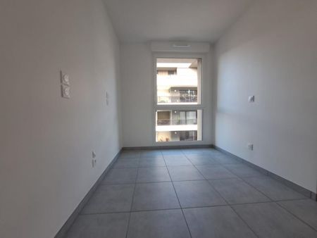 Location Appartement 1 pièce 31m² THONON LES BAINS 74200 - Photo 3