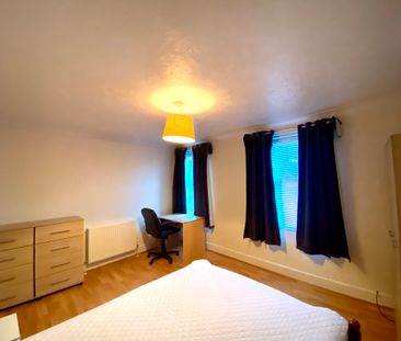 2 bed terraced house to rent in South View Terrace, Exeter, EX4 - Photo 2