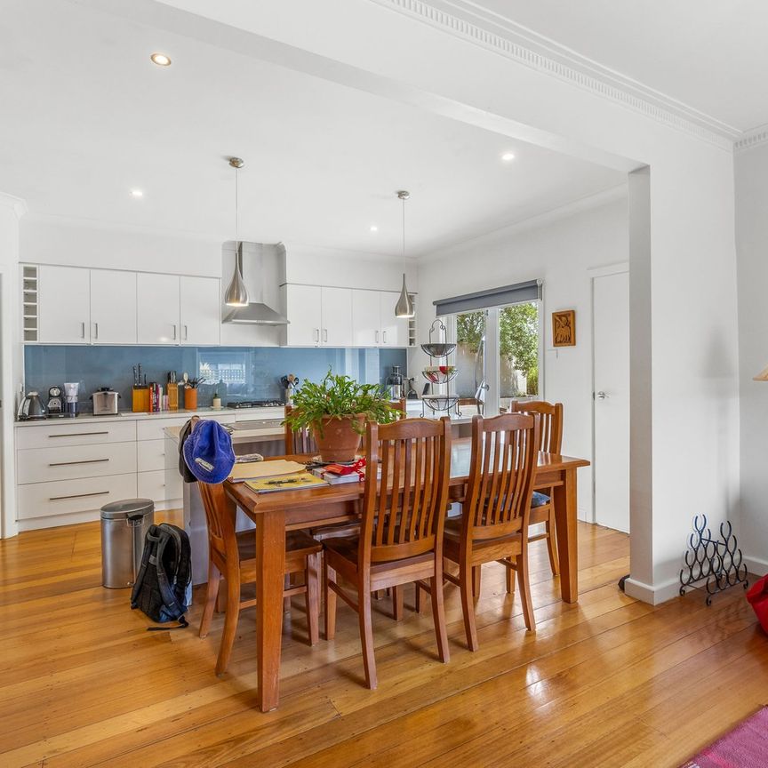 TIDY 3 BEDROOM HOME IN BALLARAT HIGH SCHOOL ZONE - Photo 1